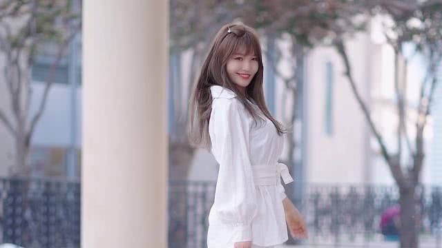  『美女』美女街拍：第一个仙气十足，最后四个小姐姐衣品实力圈粉，大爱