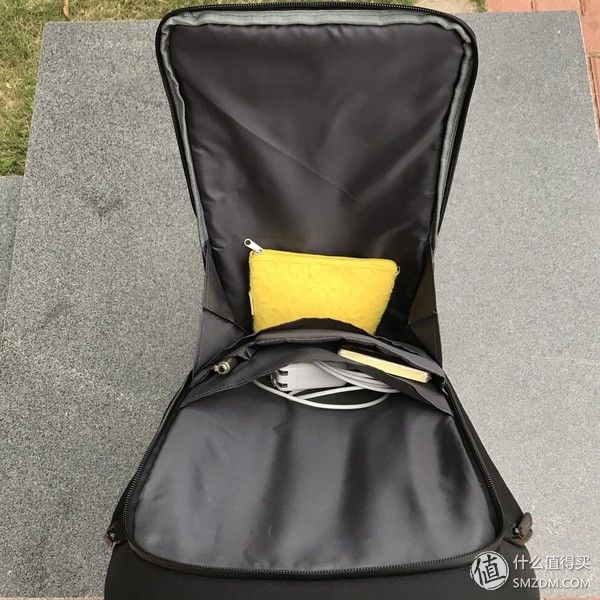 细节出众的钢铁直男包 Elecom宜丽客 多功能数码收纳通勤包测评