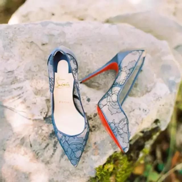 挑婚鞋挑到崩溃?让史上最全婚鞋攻略拯救你!