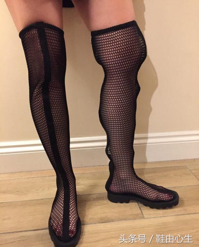 街拍看不懂的设计,这样还真有人敢穿