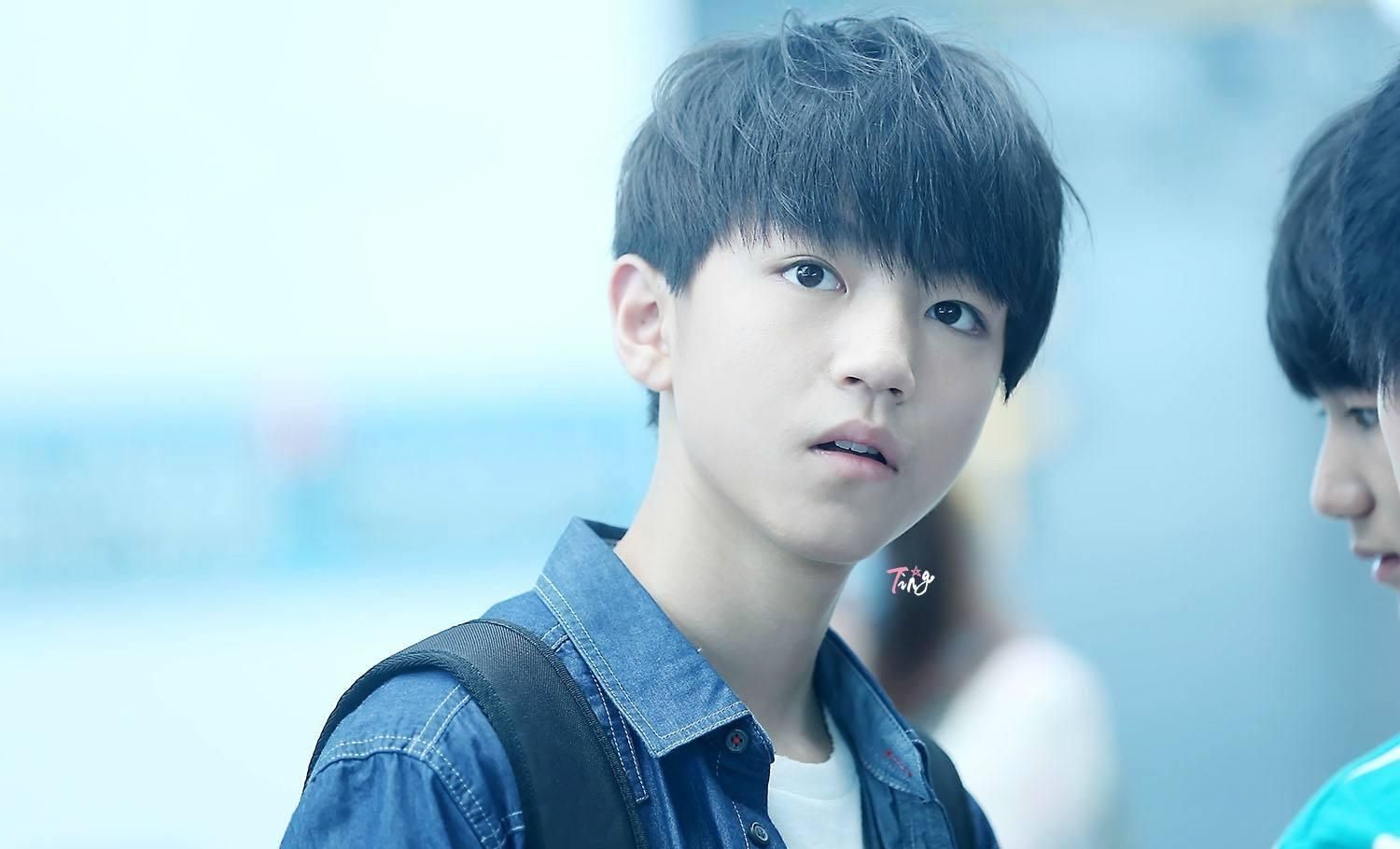 『刘海』难怪王俊凯不常换发型, 当他梳起刘海之后, 网友：判若两人