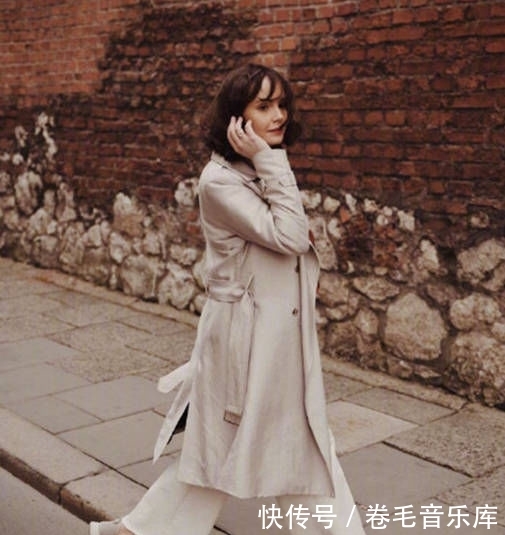  女人■优雅女人最爱的法式穿搭，简约中还带点甜美，着实迷人