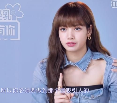  随便■Lisa舞蹈功底有多厉害？随便示范一个后仰动作，学员模仿不来，差距很大