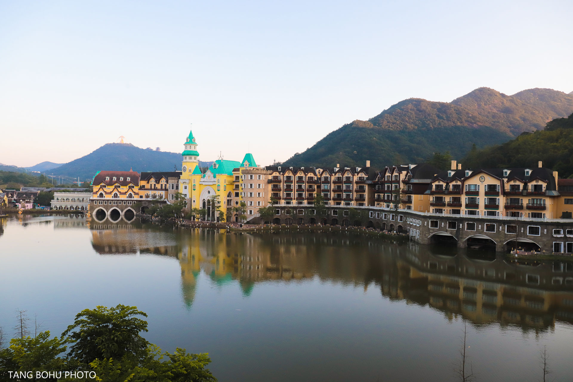 尽享深圳世外桃源的秘境之美，开启一段温泉之旅！