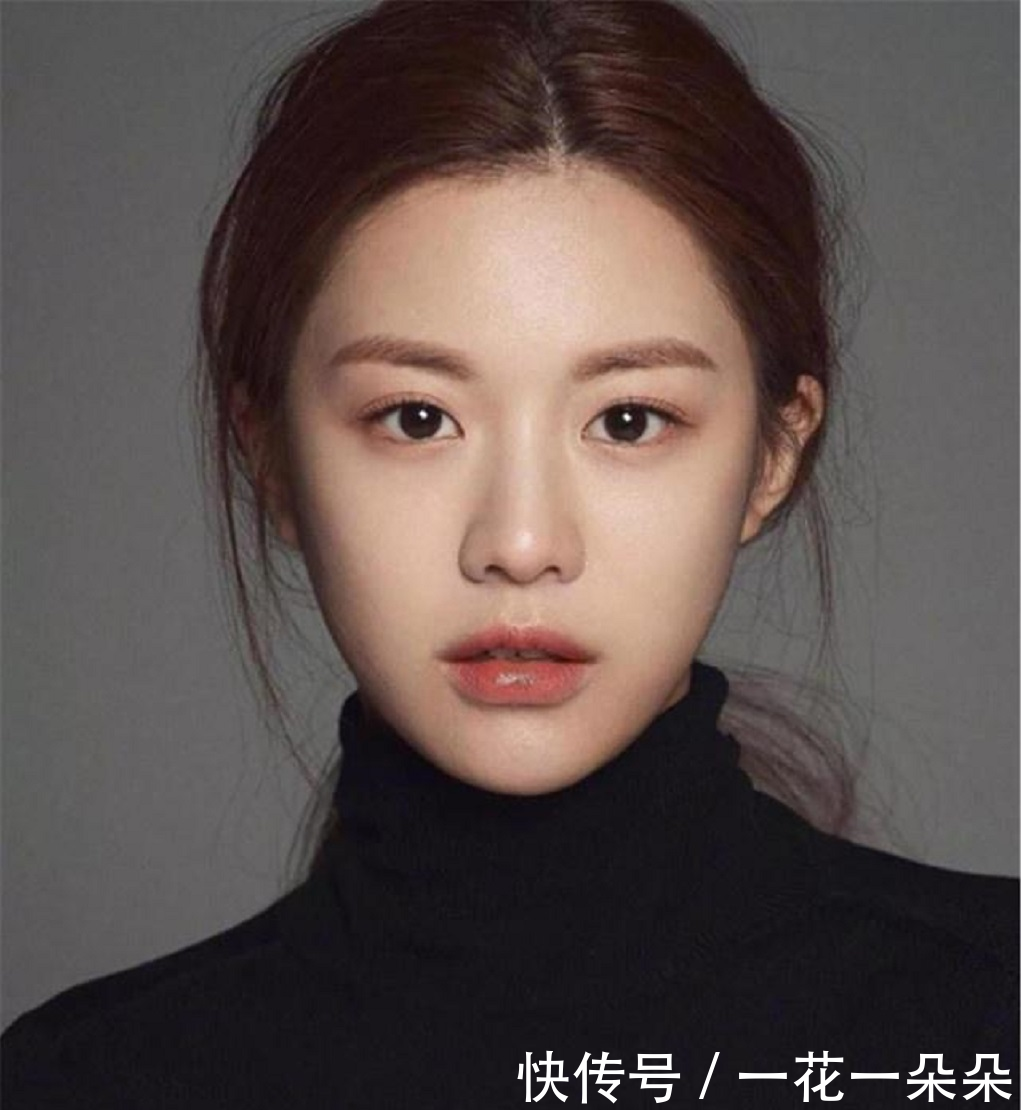 「清纯」脸上有这5大特征的女生,天生的“带妆脸”,素颜干净清纯有气质