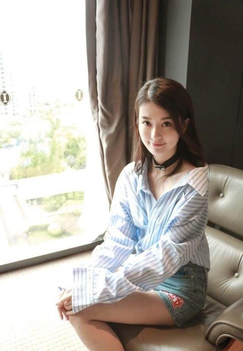 都说关晓彤的腿长,看到乔欣的大长腿才知道能甩几条街了