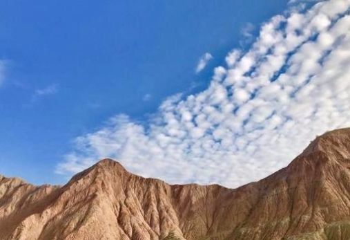 穿越天山不仅有独库公路，一般人不知道的S101线百里丹霞景奇绝