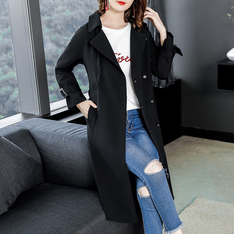 个子不高，可别去买羽绒服，看着土气，穿大衣+短靴，高挑又洋气