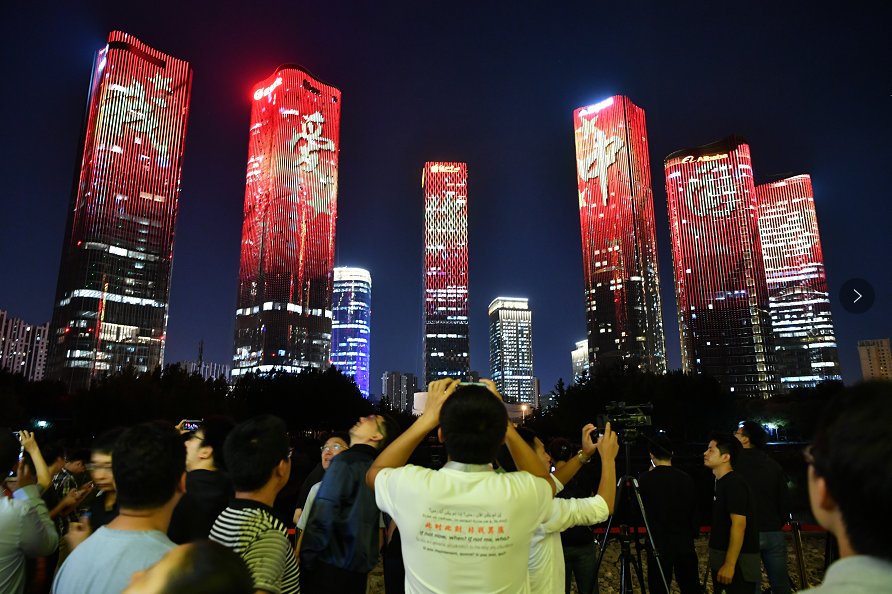  「国贸」国庆期间，北京国贸、望京、三里屯等地将上演国庆灯光