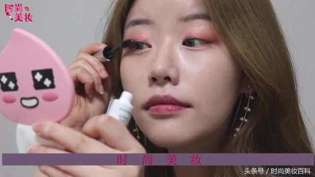 美妆教程桃色棕榈妆容，优雅气质女人