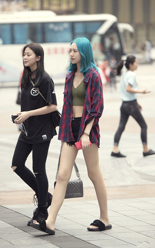 街拍路人，气质好不好主要靠穿搭，只要穿搭到位自然有气质