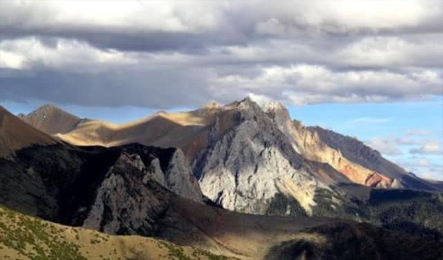 川藏线好玩，但游客们可要注意了，这几个地方不能住宿！
