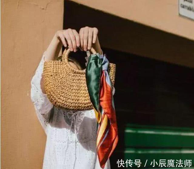  『时髦』丝巾，秋冬这样系太高级太有气质了！
