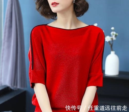  显嫩@妈妈，早春别跟风穿裙子，这几款小衫+半裙太显嫩，照着穿准没错