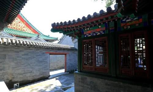 北京唯一没有高楼大厦的地方，虽然都是小矮房，但的确是住不起！