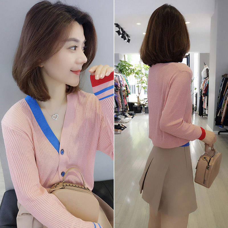 毫不夸张的说，这是我见到巨美的减龄小衫，老婆穿上跟女儿一样嫩