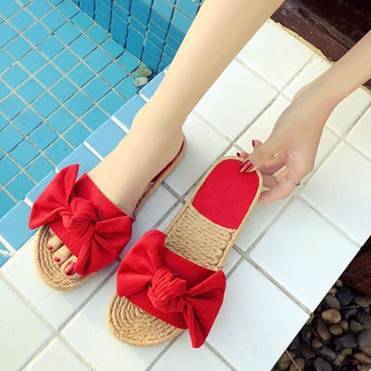 时尚的女凉鞋，款款都能满足你的美，穿出优雅动人的女神范