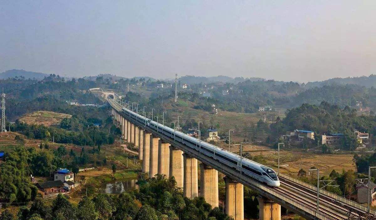  #我国#我国最令人煎熬的高铁，全程7个多小时，大部分时间手机没