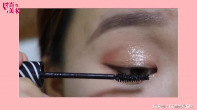 眼妆技巧｜初秋的清淡眼妆