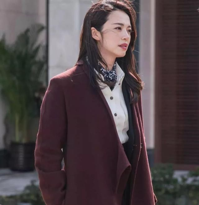  『通勤连衣裙』让你get万年实用的职场穿搭单品！以后上班不愁不会穿了！