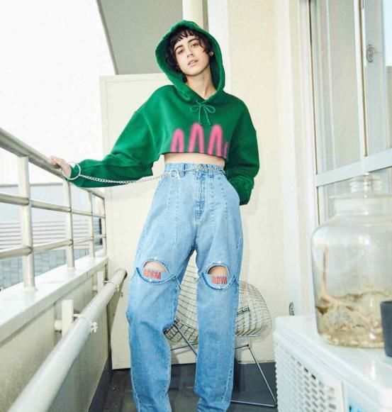  [服装设计对于整体]开春卫衣别瞎穿,真的很丑!今年流行“卫衣”这么穿,谁穿谁好看