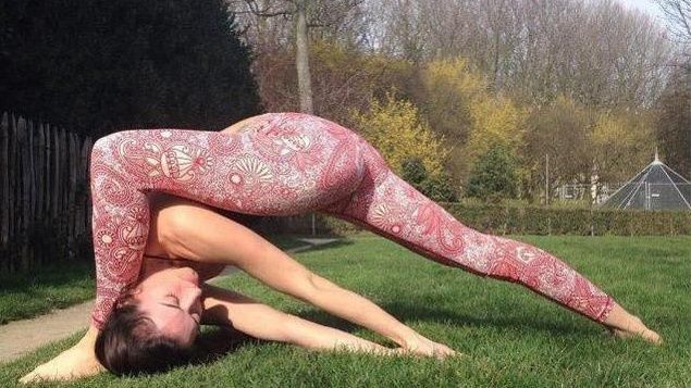 身体发福拉低颜值?常练瑜伽，让你燃脂瘦身，重塑美好身材