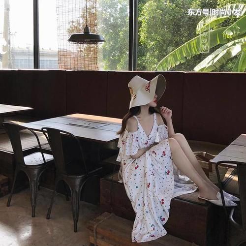 夏天穿小心机连衣裙，时尚小清新，减龄又俏皮！