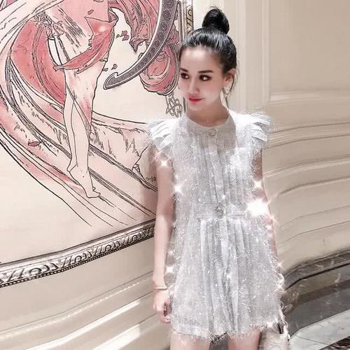 合适的礼服裙轻松赢得众人的倾慕，精致感，不俗气的美