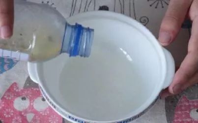 洗洁精:白糖和洗洁精混合在一起,解决了家家户户的困扰,学会受用一生