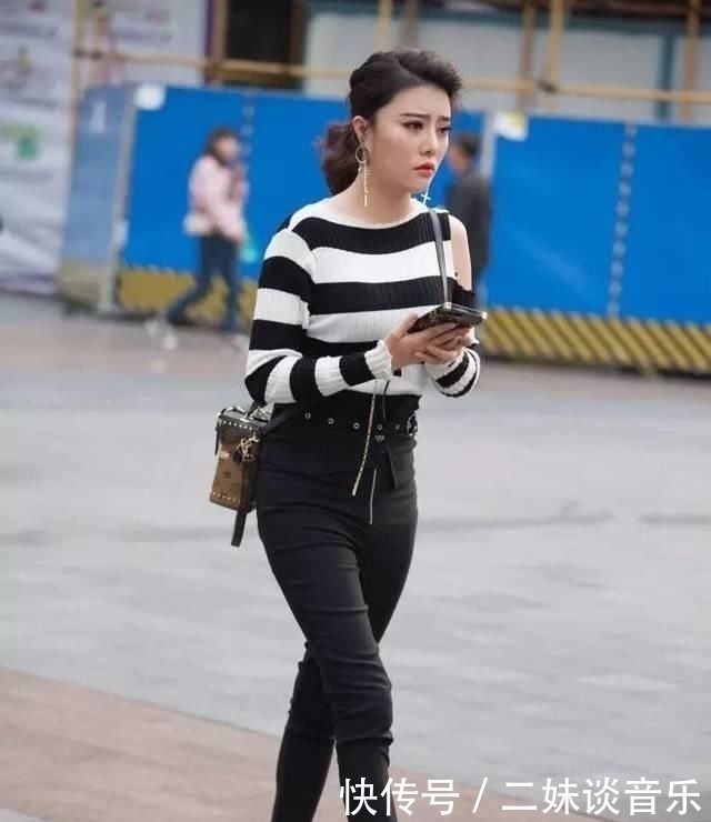  「显得」高跟鞋时尚穿搭，让女性显得美丽又优雅