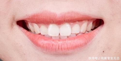 去除|抿嘴时,下巴上密密麻麻的白色小疙瘩,是什么?怎么才能去除?