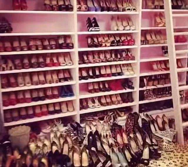 【意推广】就算一辈子不吃不喝, 我们和这些女人的衣柜鞋柜之间,