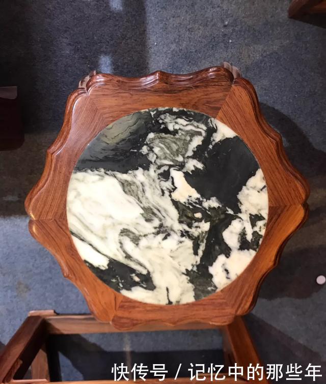  『地位』一种严重威胁到黄花梨地位的木头，许多人至今还没看出它的潜力！