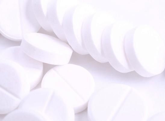 开塞露配上这不起眼的小白片，抹脸效果都说好，太厉害了