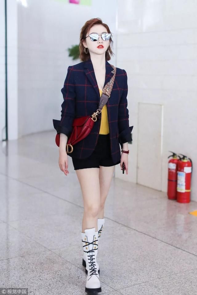 刚入秋就穿两件套？女明星们的穿搭果然超前啊！
