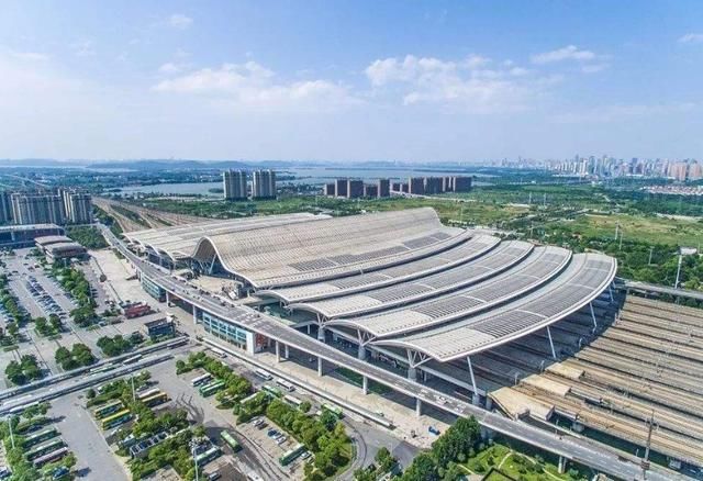 中国最美的火车站，寓意中部崛起，被评为“全球最美的建筑物”