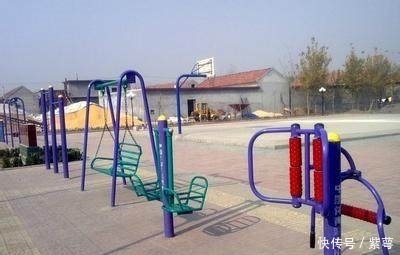 今年起十项费用停收,农民负担小了,四大工程开始,农民有钱赚了！