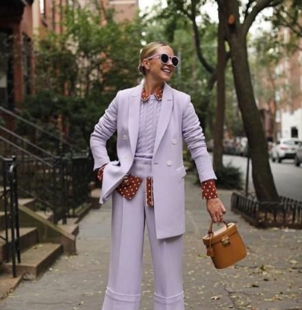 「 老态」无意间暴露真实身材，32岁显老态，岁月不饶人：刘亦菲穿抹胸裙