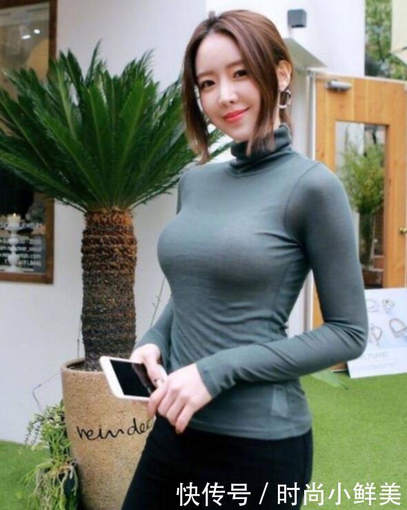 美女街拍：唯美的紧身牛仔裤小姐姐，尽显婀娜多姿的美态