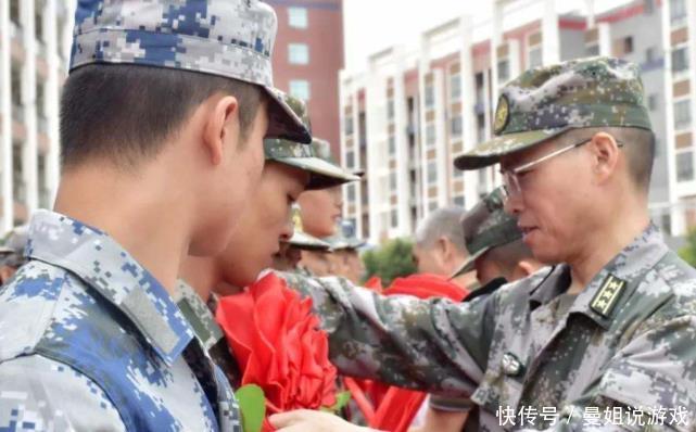 为什么很多学生要在大一报到后入伍“参军”？这三点优势很明显