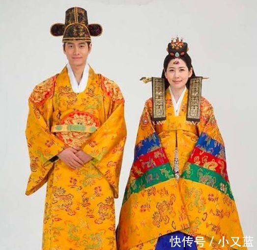  #婚纱#各国婚纱: 中国的“凤冠霞帔”太惊艳, 日韩婚纱长的一样还单调?