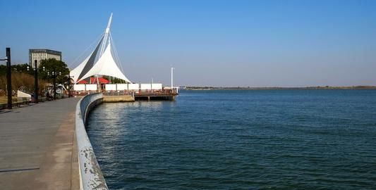  人工岛|世界上最大人工岛，耗资271亿填平91平方公里海域，就在