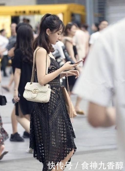  [气质]热情活泼的时尚街拍：身材修长的美女，展示女神的完美气质