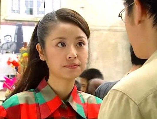 琼瑶女主穿搭放几十年后,居然还很时髦!陆依萍当时就穿迪奥了!