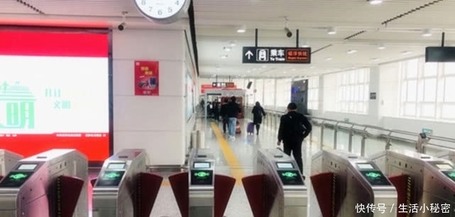 我国湖南长沙的“磁悬浮列车”：让乘客不满意，速度慢票价还贵！