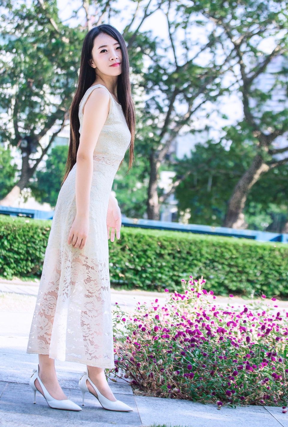 气质高贵身材超好的美女