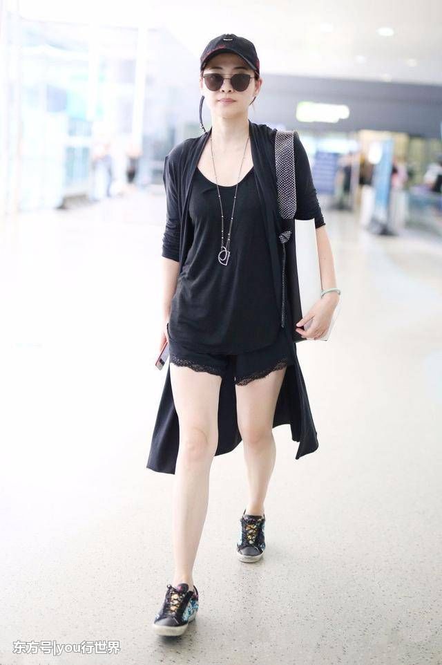 梅婷一点都不瘦,而且腿还有点粗!可她穿衣,怎么看都觉得舒服!