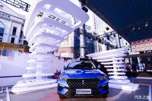 「汽车」万物皆可“Supreme”,汽车联名又会怎样?