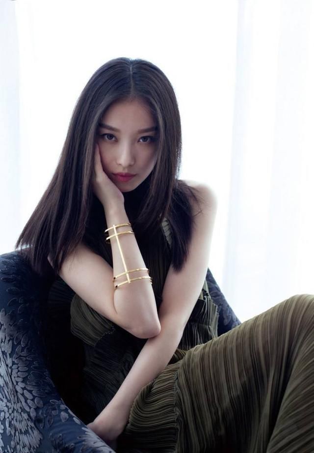 她被评为中国最美旗袍,步入中年的陈数比气质就没输过