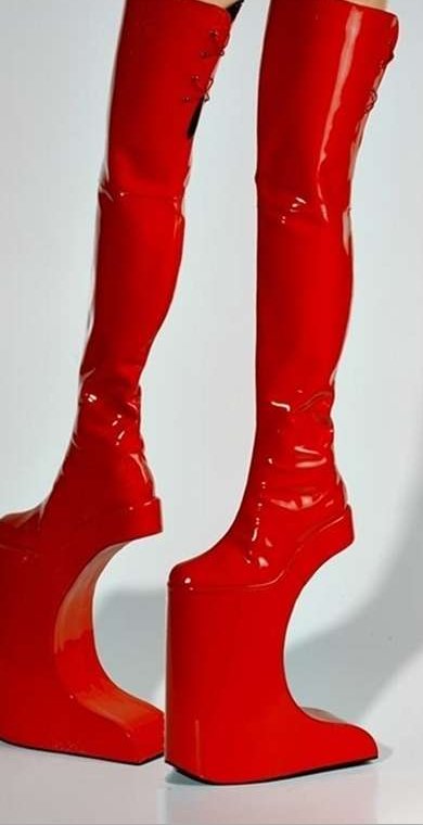 9双“稀奇古怪”的高跟鞋，应该不是为人类设计的